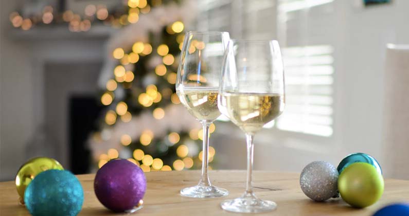 How to Gift Wine for the Holidays